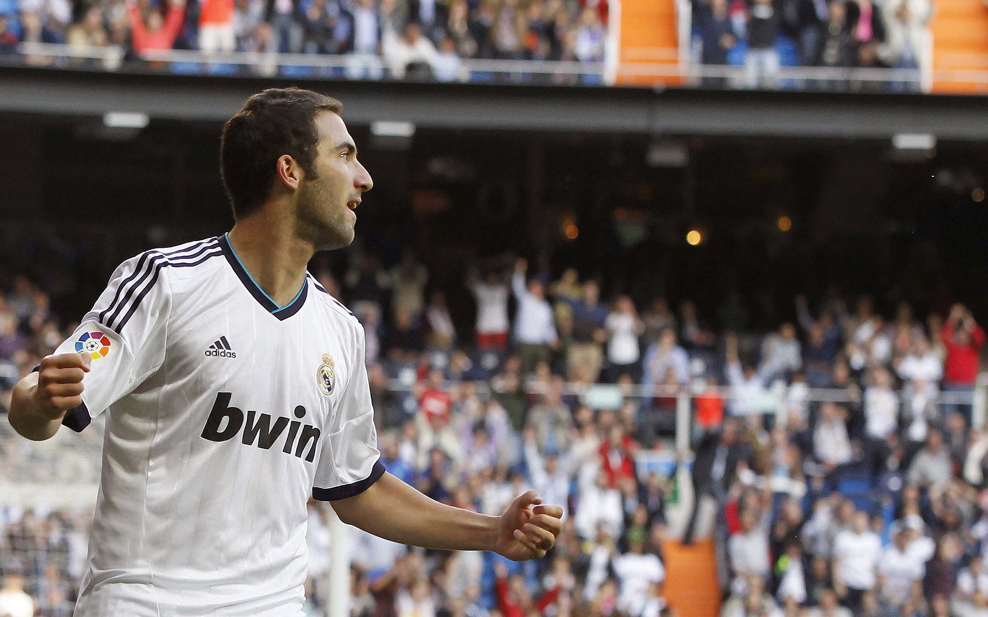 五大联赛争冠与保级大战战术板对比深度剖析,五大联赛争冠形式